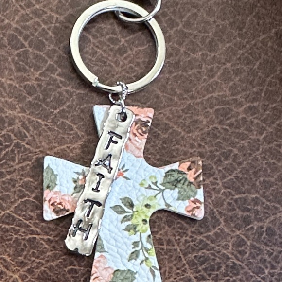 Keychain bag charm floral cross with charm - Picture 9 of 10